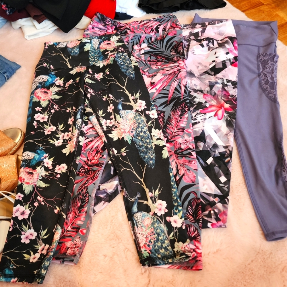 Lot of 4 capri yoga leggings by EVCR